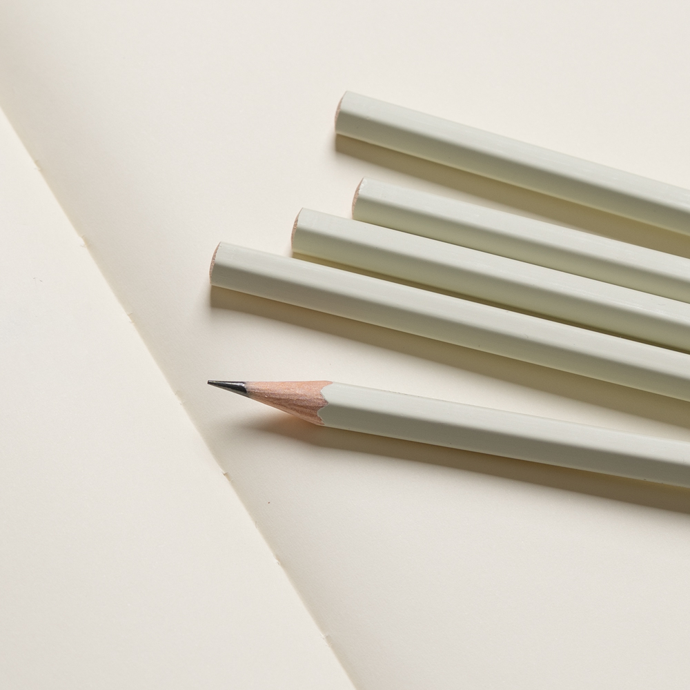 미도리 MD 연필 미도리노트와 함께 사용하기 좋은 필기구 midori md pencil - MD 페이퍼 크림 컬러와 동일한 컬러의 바디